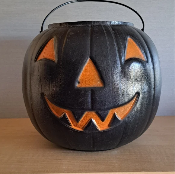 Vintage Black/Orange Pumpkin HALLOWEEN BUCKET - Picture 1 of 11